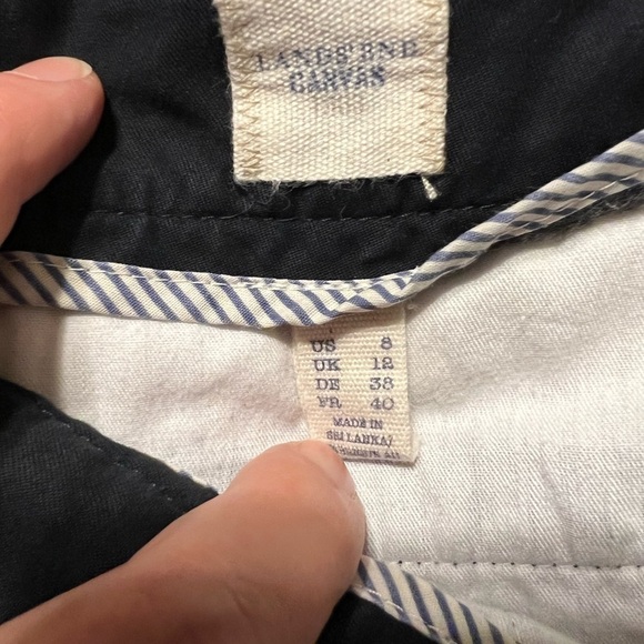 Lands End canvas shorts size 8 - Picture 6 of 6